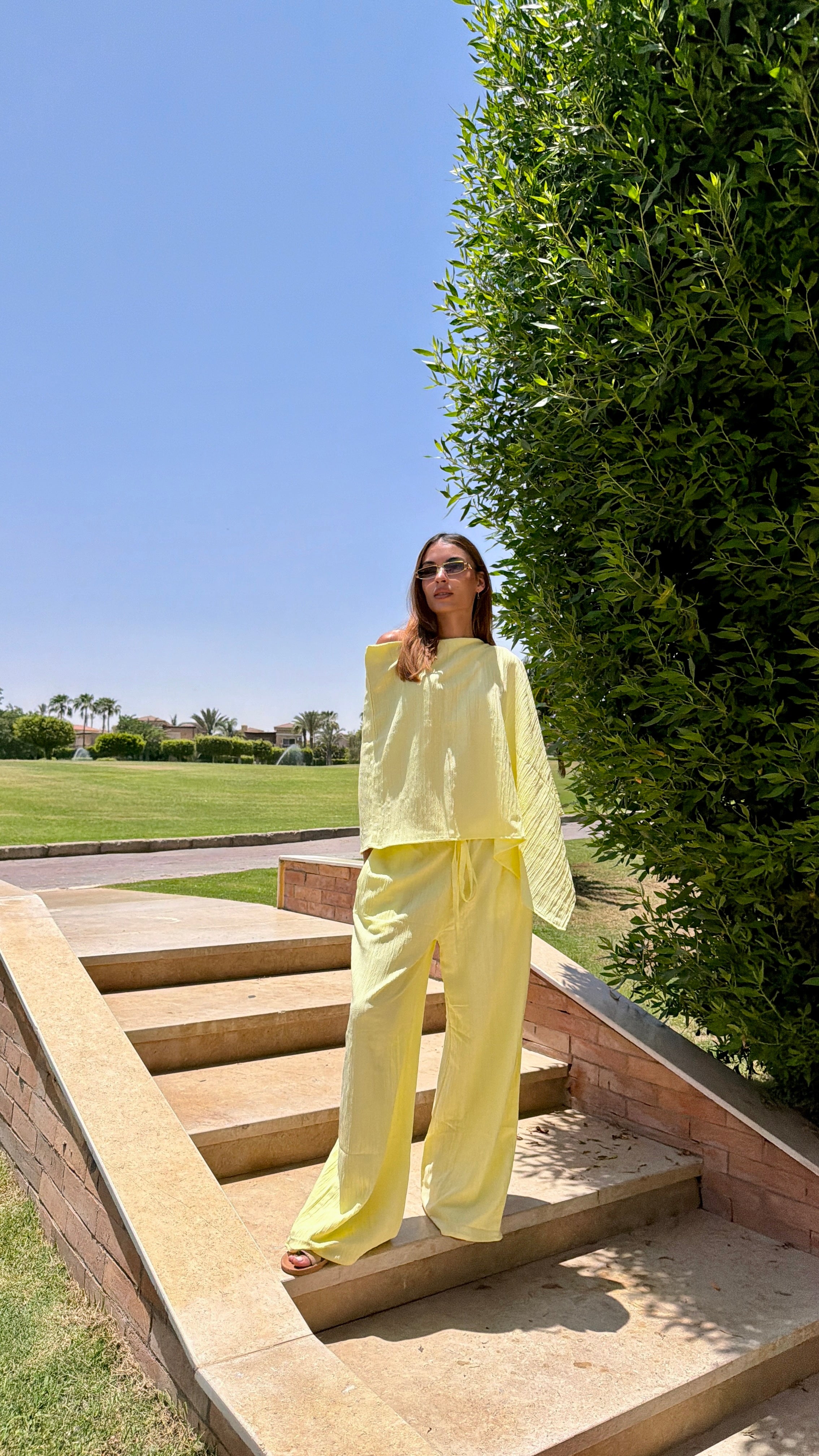 Daydream set in Butter Yellow