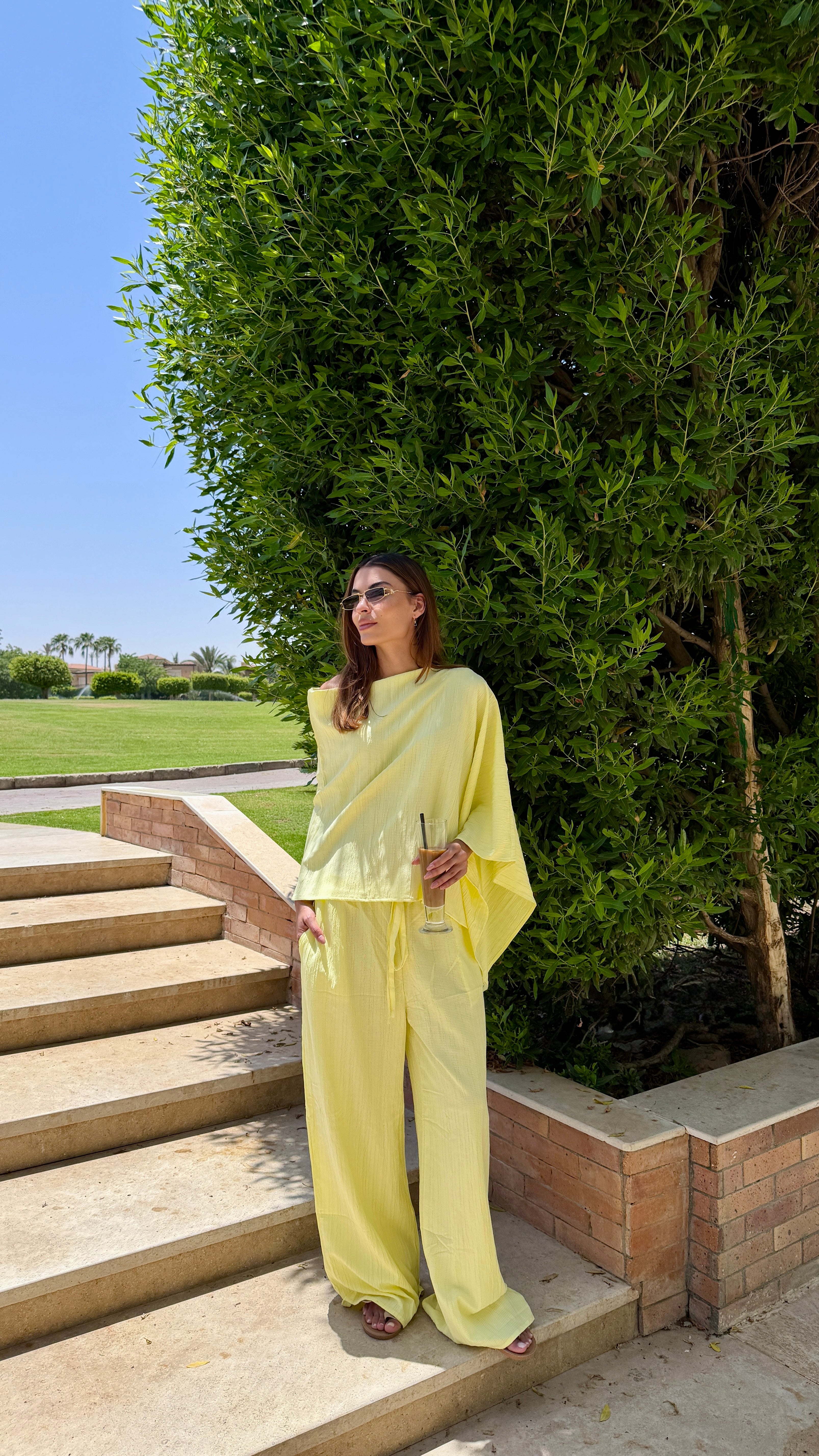 Daydream set in Butter Yellow